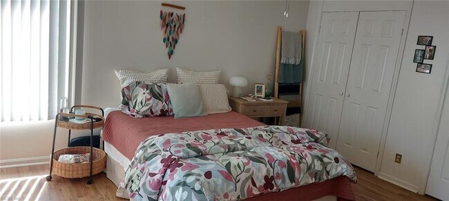 Building Photo - 2521 Bridgeside Pl