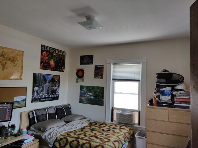 Building Photo - 39 Porter St