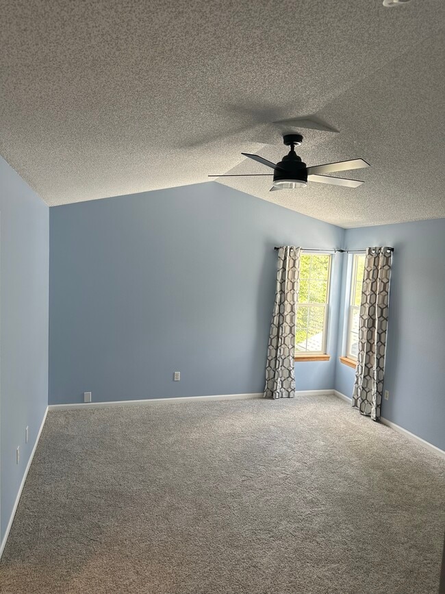 Building Photo - 2786 Irving Ave