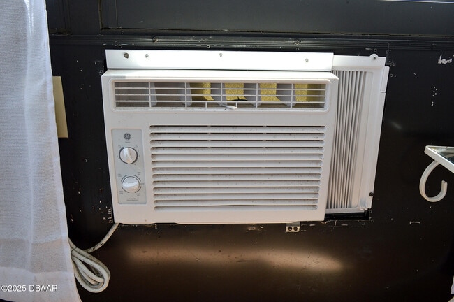 Building Photo - 64 Cardinal Dr