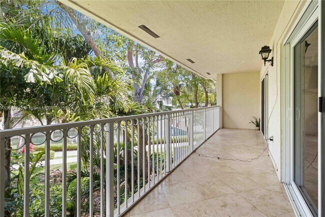 Building Photo - 3023 NE Quayside Ln