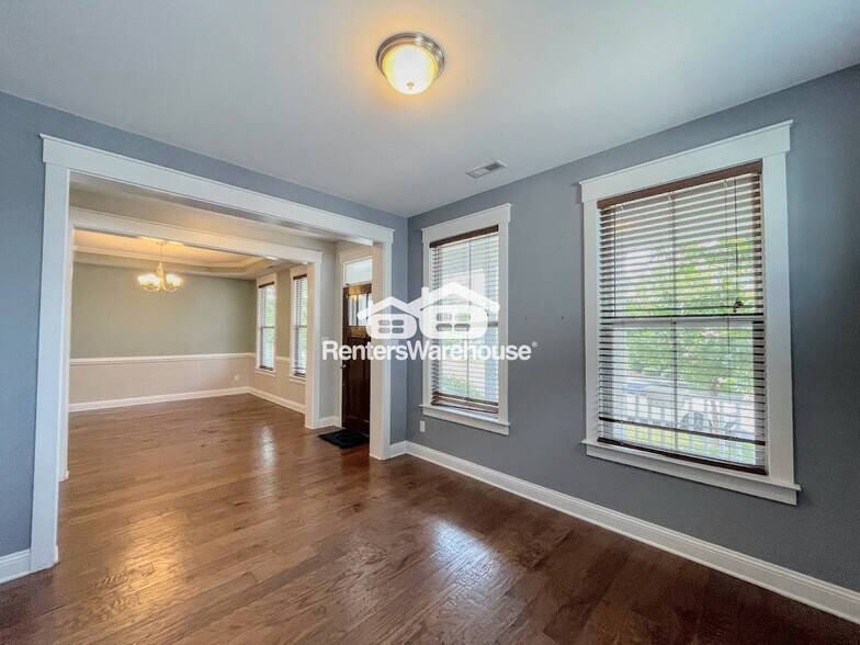 Building Photo - 3304 Patrick Henry Dr