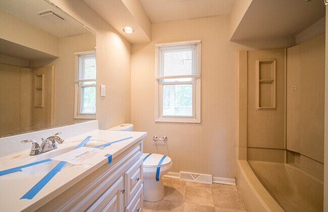 Building Photo - 12315 Adams Rd