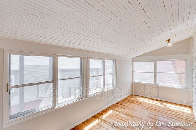 Building Photo - 1452 Detroit St