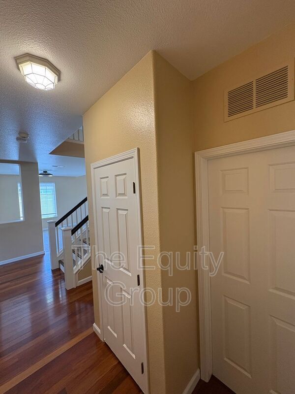 Building Photo - 938 W Encore Dr