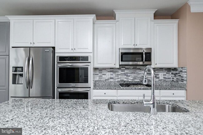 Building Photo - 3697 Ambrose Hills Rd