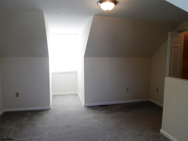 Building Photo - 12 Galleon Ct