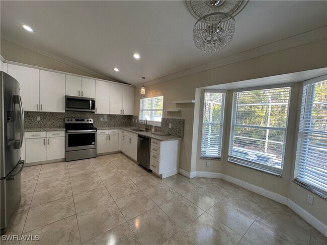 Building Photo - 12870 Eagle Pointe Cir