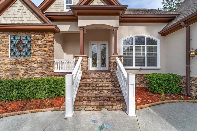 Building Photo - 1706 SW 27th St