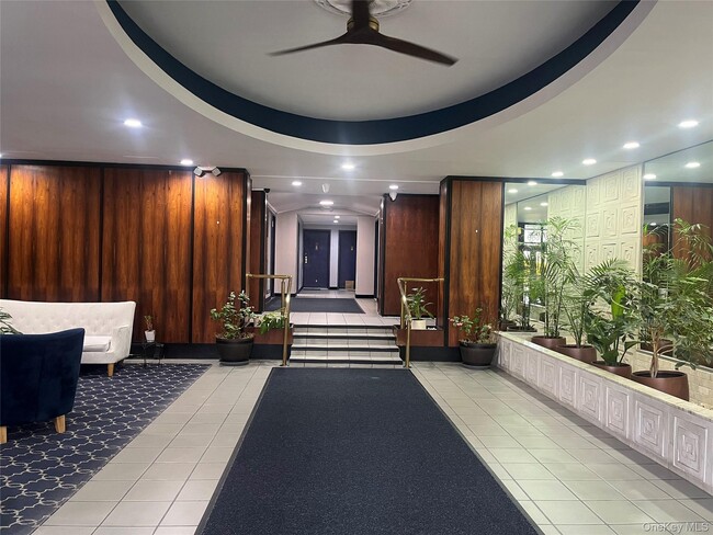 Building Photo - 666 Pelham Rd