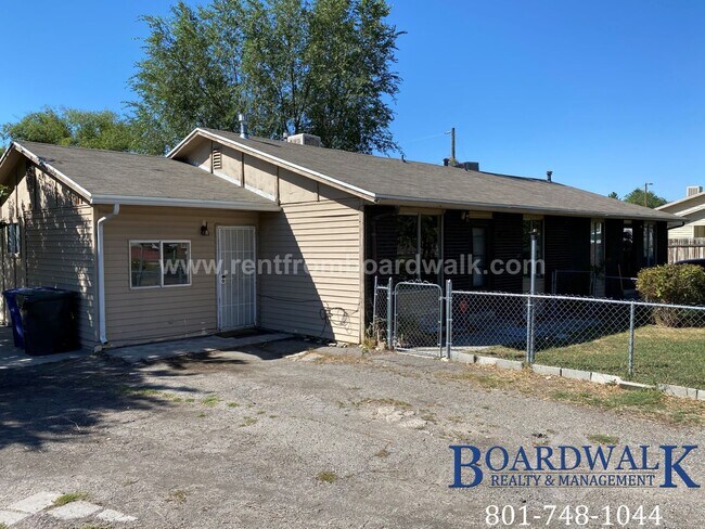 Building Photo - 1453/1455 W 2320 S