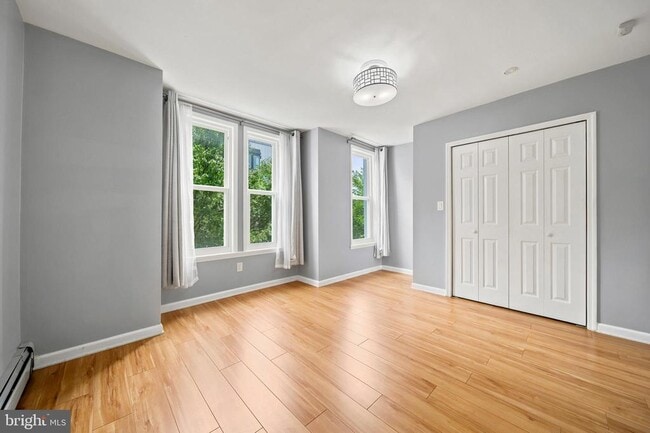 Building Photo - 1102 Trinidad Ave NE