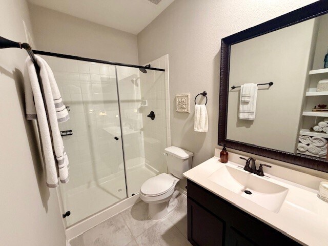 Building Photo - 8711 W Cres Lake Cir