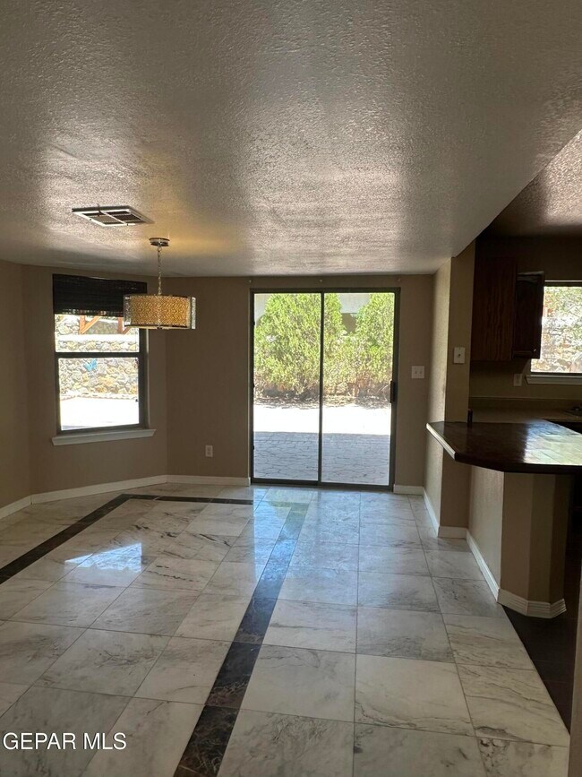 Building Photo - 14049 Tierra Delfin Dr