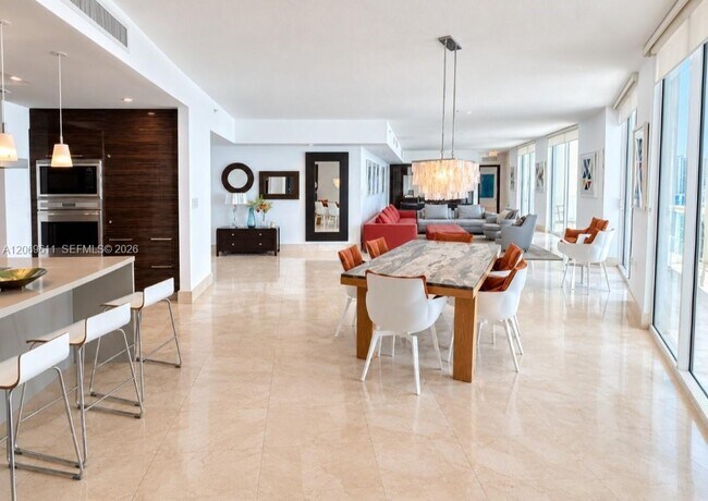 Building Photo - 150 Sunny Isles Blvd