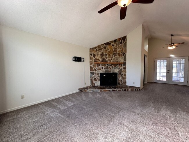 Building Photo - 3 Bed/2 Bath in Harlem, GA with Sunroom & ...