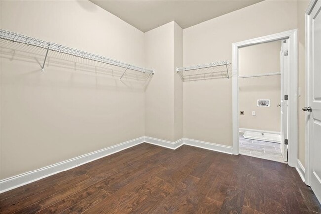 Building Photo - 710 Deer Holw Trce