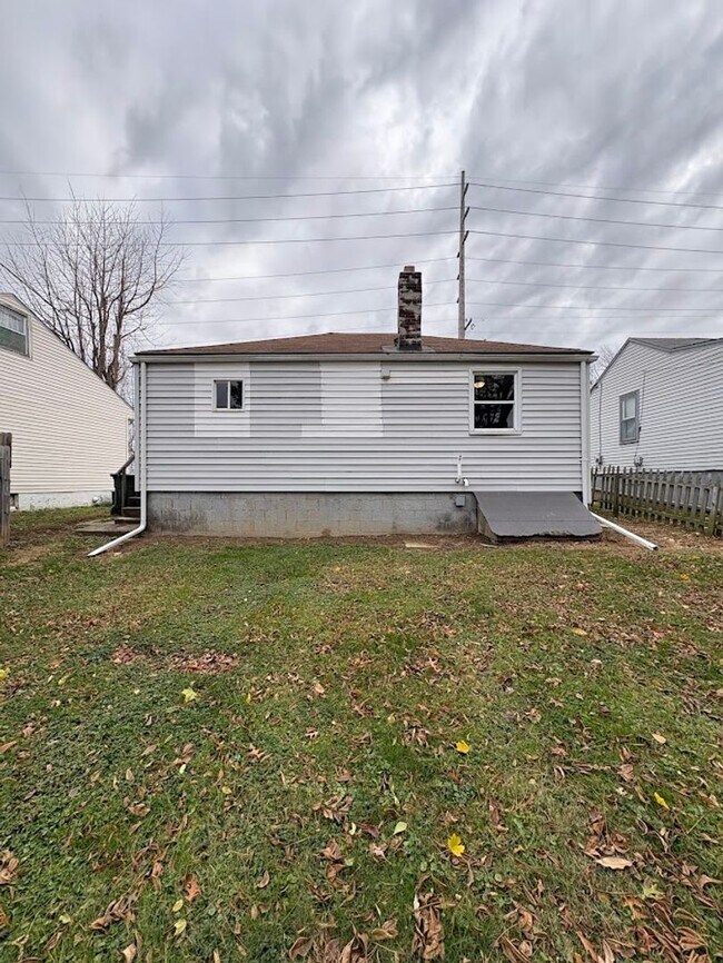 Building Photo - Two bedroom one bathroom home for rent