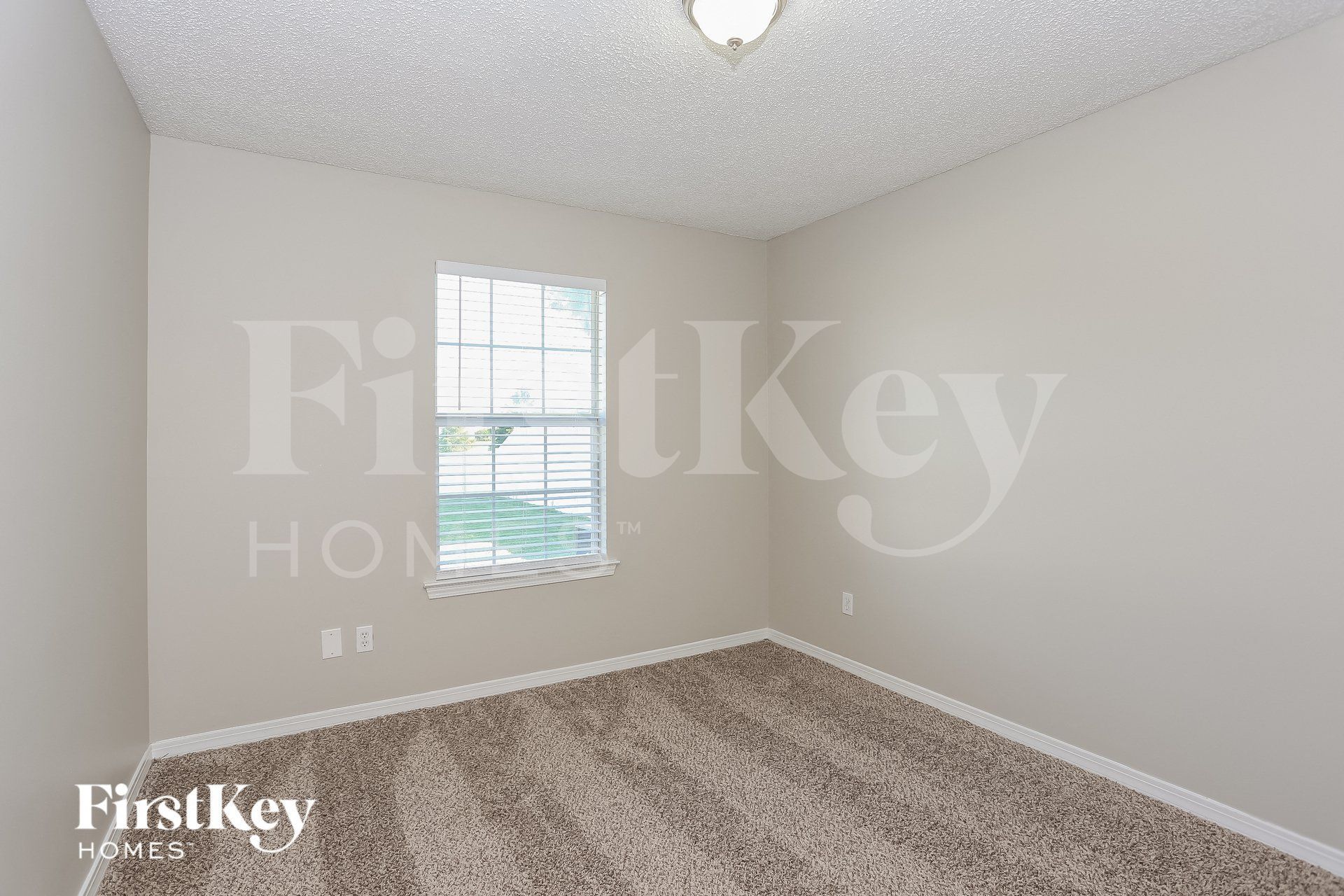 Building Photo - 2801 Cross Creek Dr