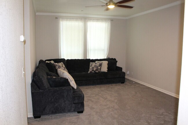 Building Photo - 3 Bed 2 Bath Home for Rent in Anza on 2 pl...