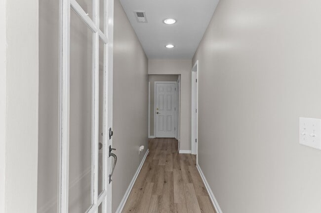 Building Photo - 3 Bed 2 Bath Marshallberg Home Available now