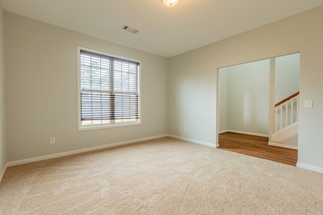 Building Photo - 4525 Village Ct