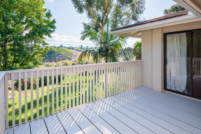 Building Photo - 4015 Camino Lindo