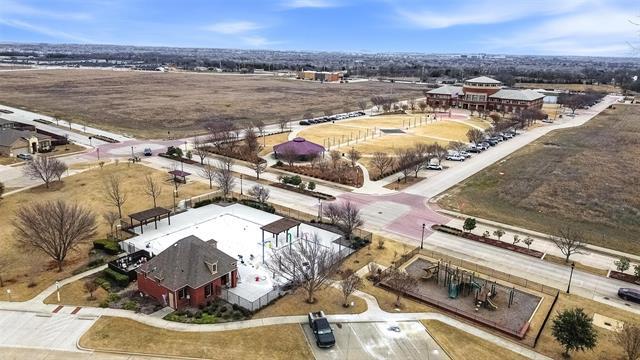 Building Photo - 1304 Sweetleaf St