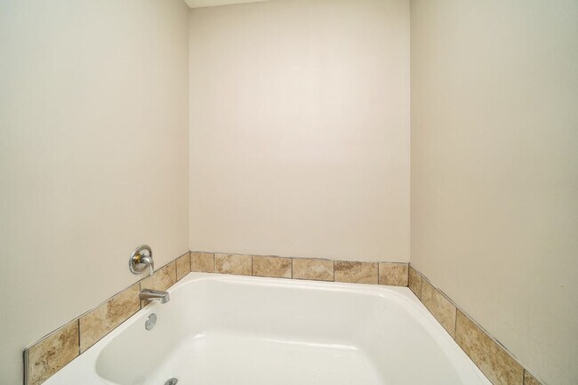Building Photo - So Much Space in Hueytown – Beautifully Renovated & Move-In Ready!