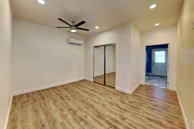 Building Photo - 300430144th