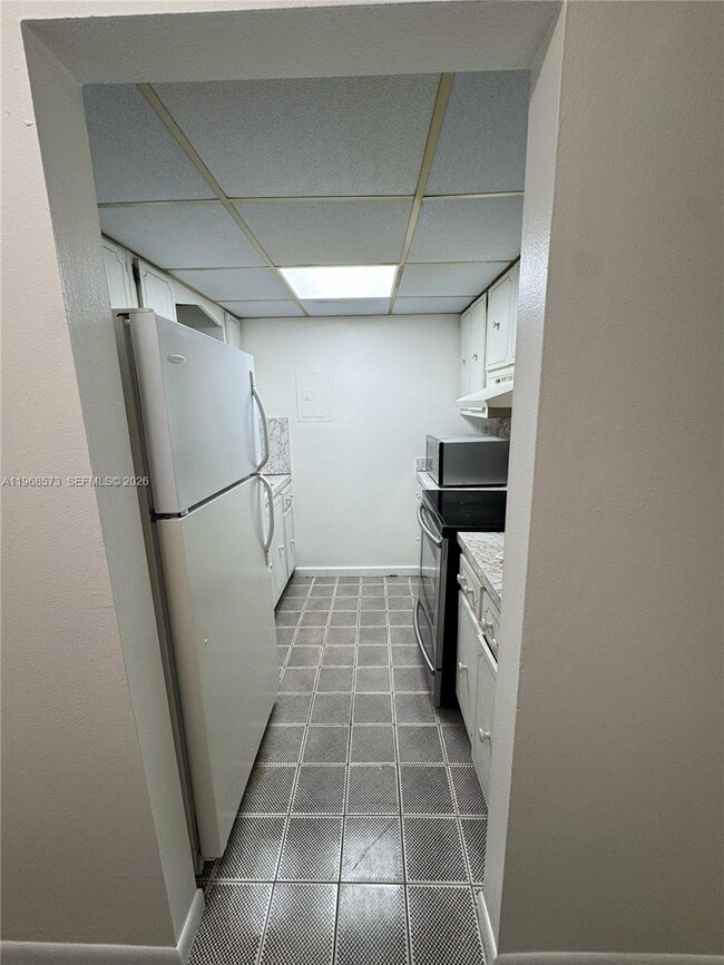 Building Photo - 3181 SW 13th St