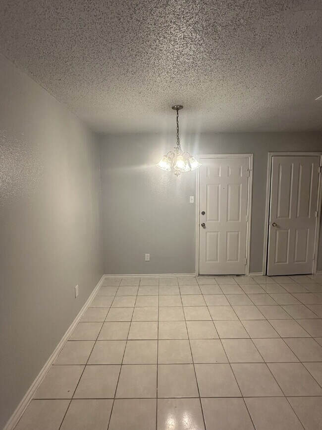 Building Photo - 1311 Hortencia Ave