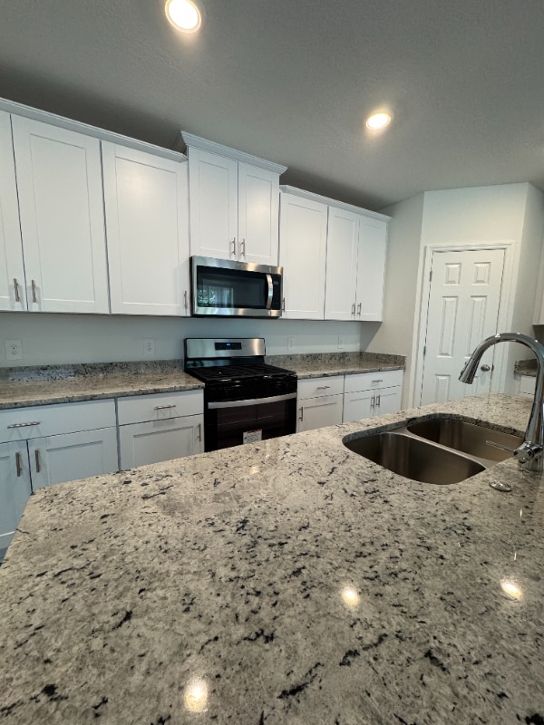 Building Photo - 2955 Sunstar Dr