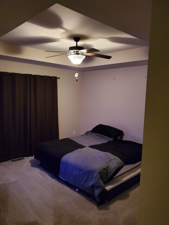 Building Photo - 1423 Marilyn Dr