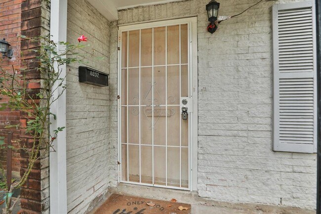 Building Photo - 8202 Fondren Rd