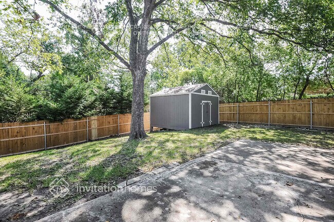 Building Photo - 8514 Sweetwater Dr