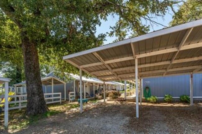 Building Photo - 720 Pritchett Ln