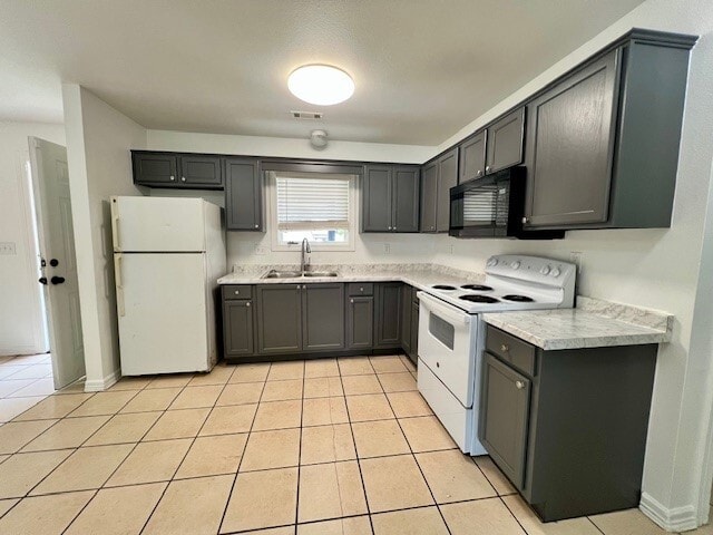 Building Photo - 364 E 7th St