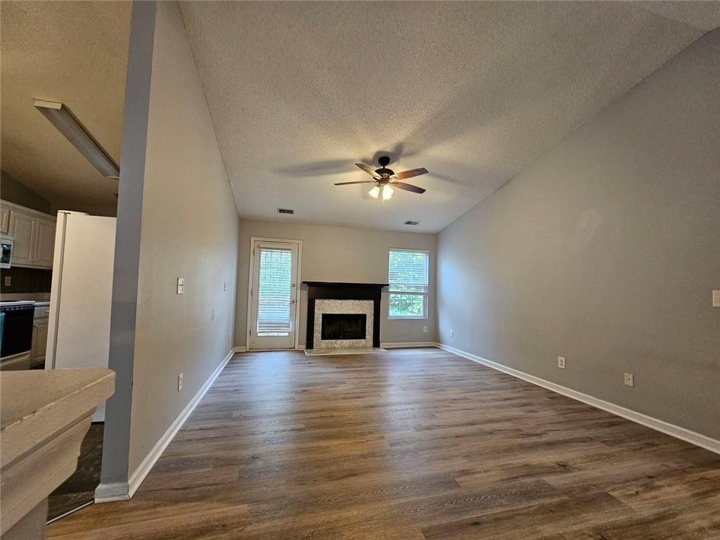Building Photo - 1406 Flanagan Mill Dr
