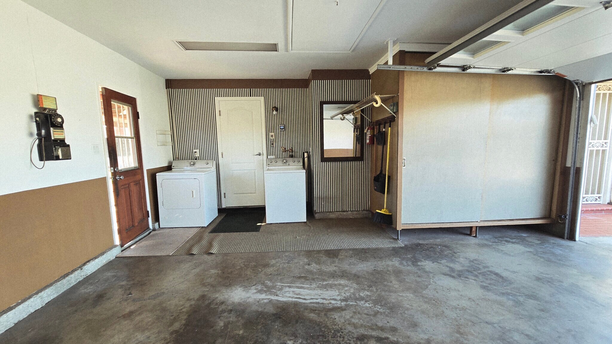 Building Photo - 19352 Andrada Dr