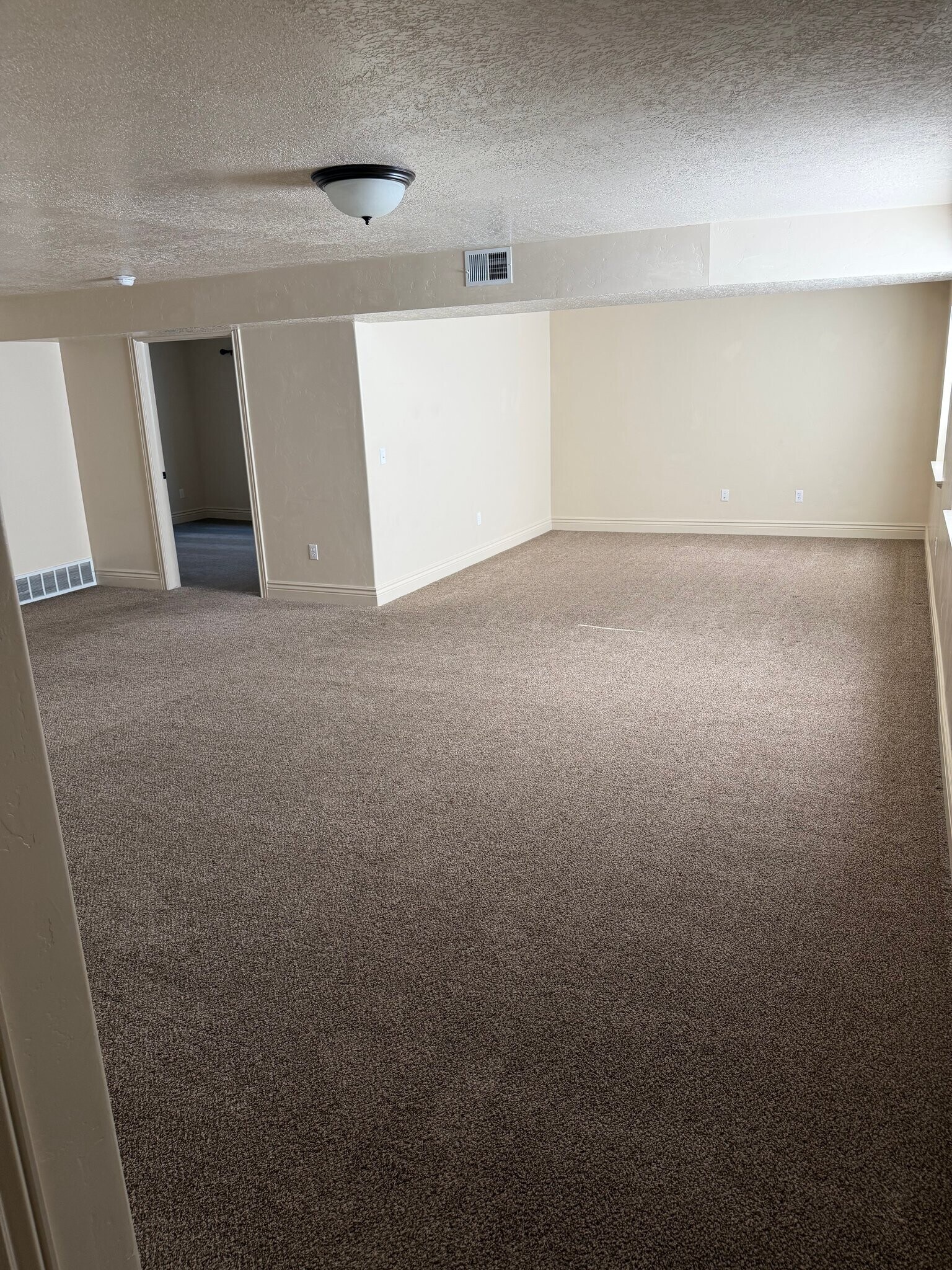 Building Photo - 147 E 780 S