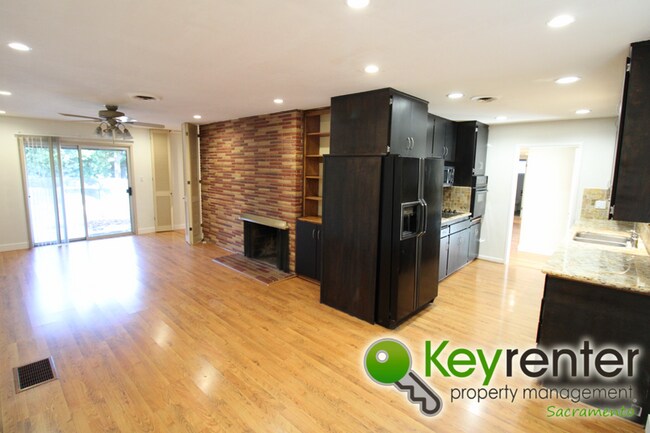 Building Photo - 4741 Foster Way