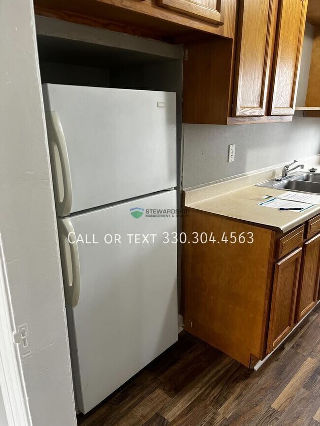 Building Photo - 916-918 Peckham St.-916