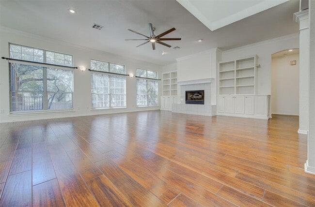 Building Photo - 6005 Sierra Leon