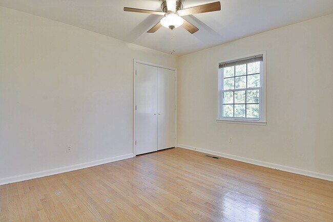 Building Photo - "Coming Soon" Stunning 4 bed, 4.5 baths, N...