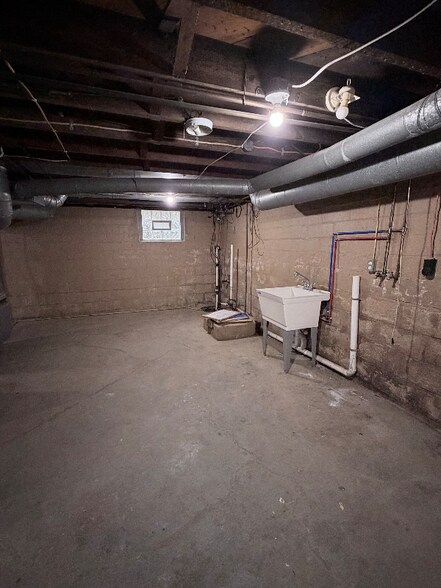 Building Photo - 1014 4th St