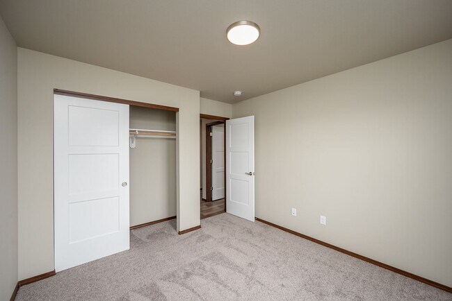 Building Photo - 389 S Newton Ave