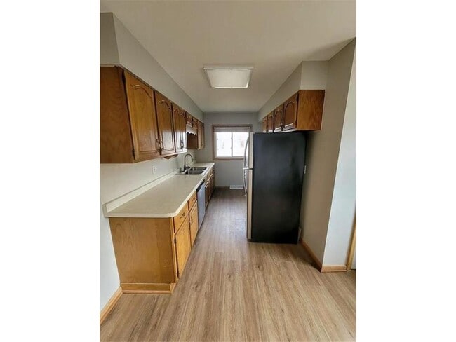 Building Photo - 706 Robinwood Ln