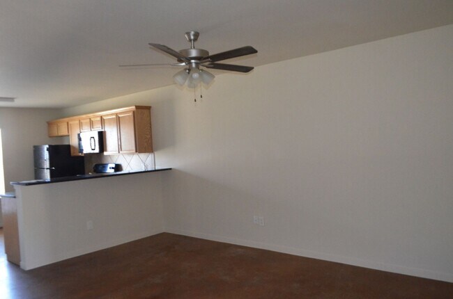 Building Photo - 806 N 3rd St