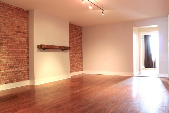 Primary Photo - 530 Washington St